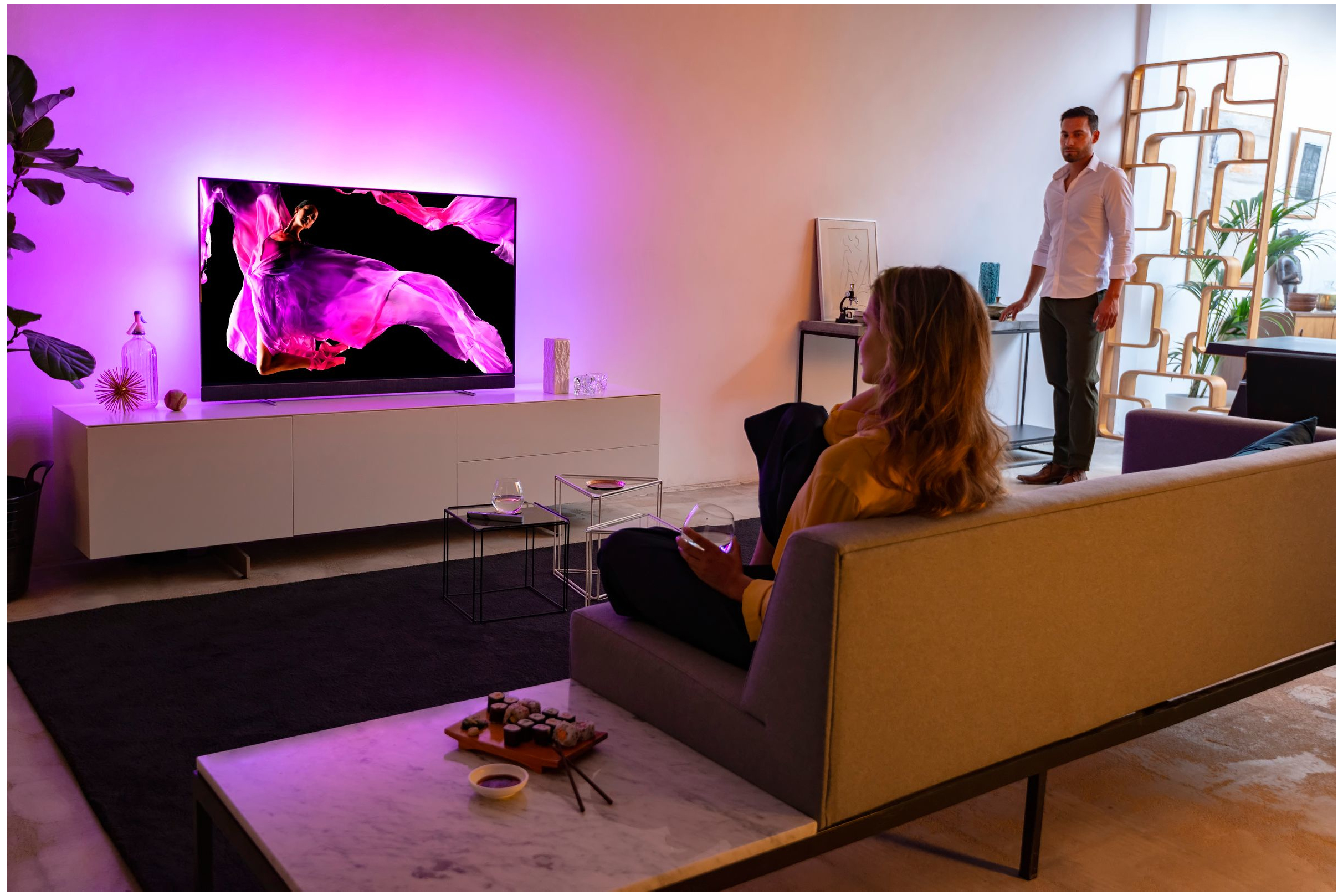 PHILIPS 55OLED903 OLED TV (Flat, 55 Zoll / 139 cm, UHD 4K, SMART TV, Ambilight, Android TV)