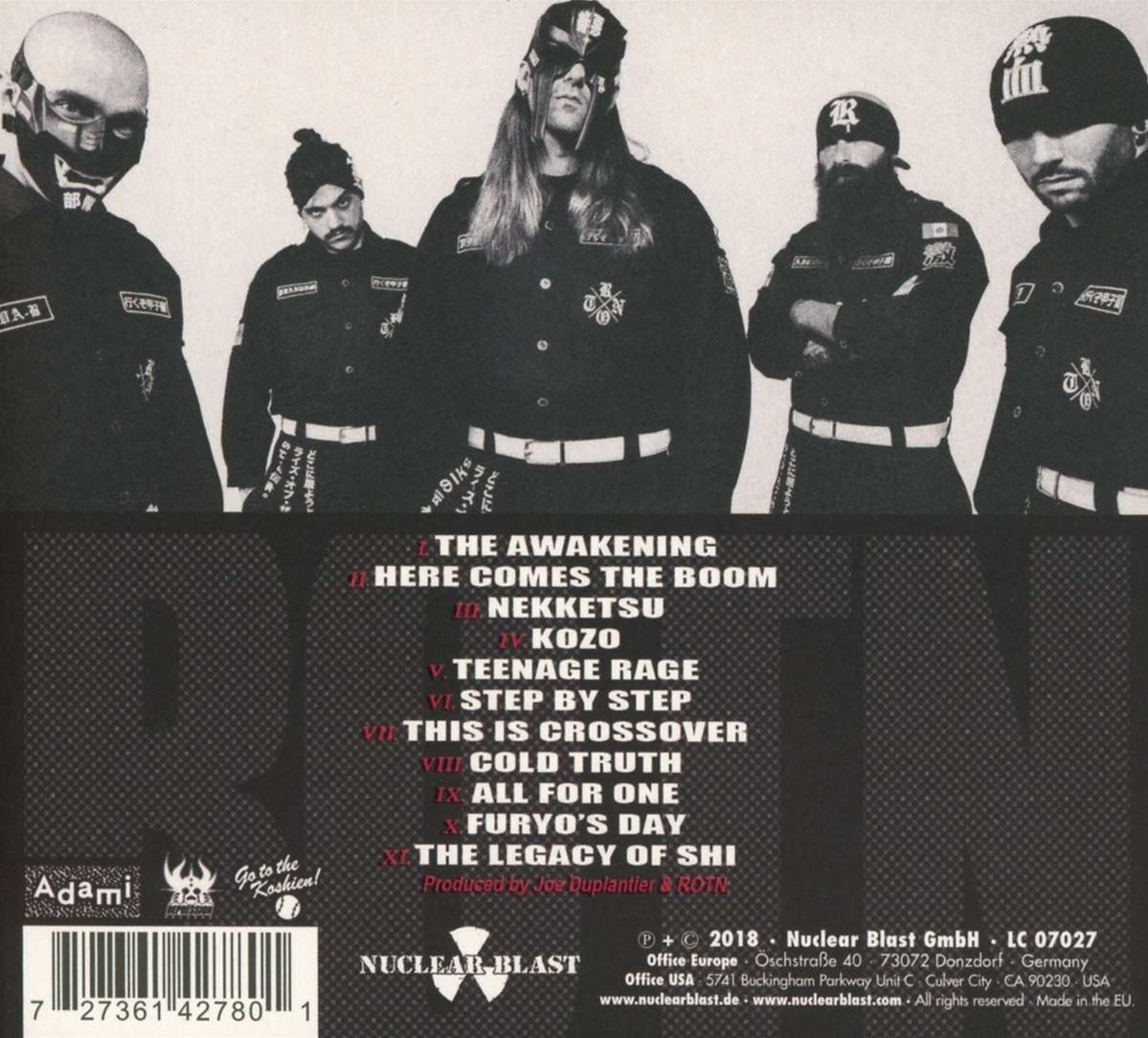 Die Rückseite eines CD-Covers der Band Drowning Pool. Der Text ist weiß auf dunklem Hintergrund.