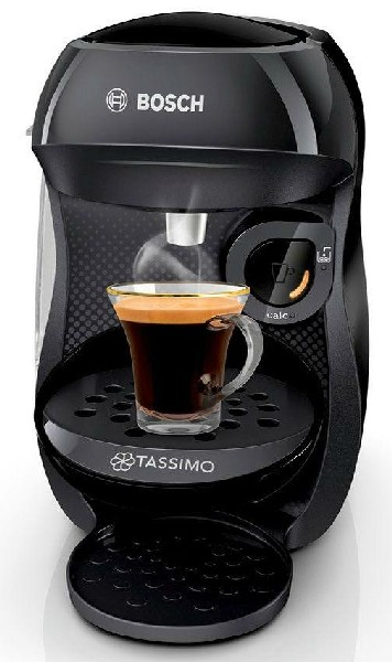 Una cafetera negra con una taza de cristal y café marrón en su interior.