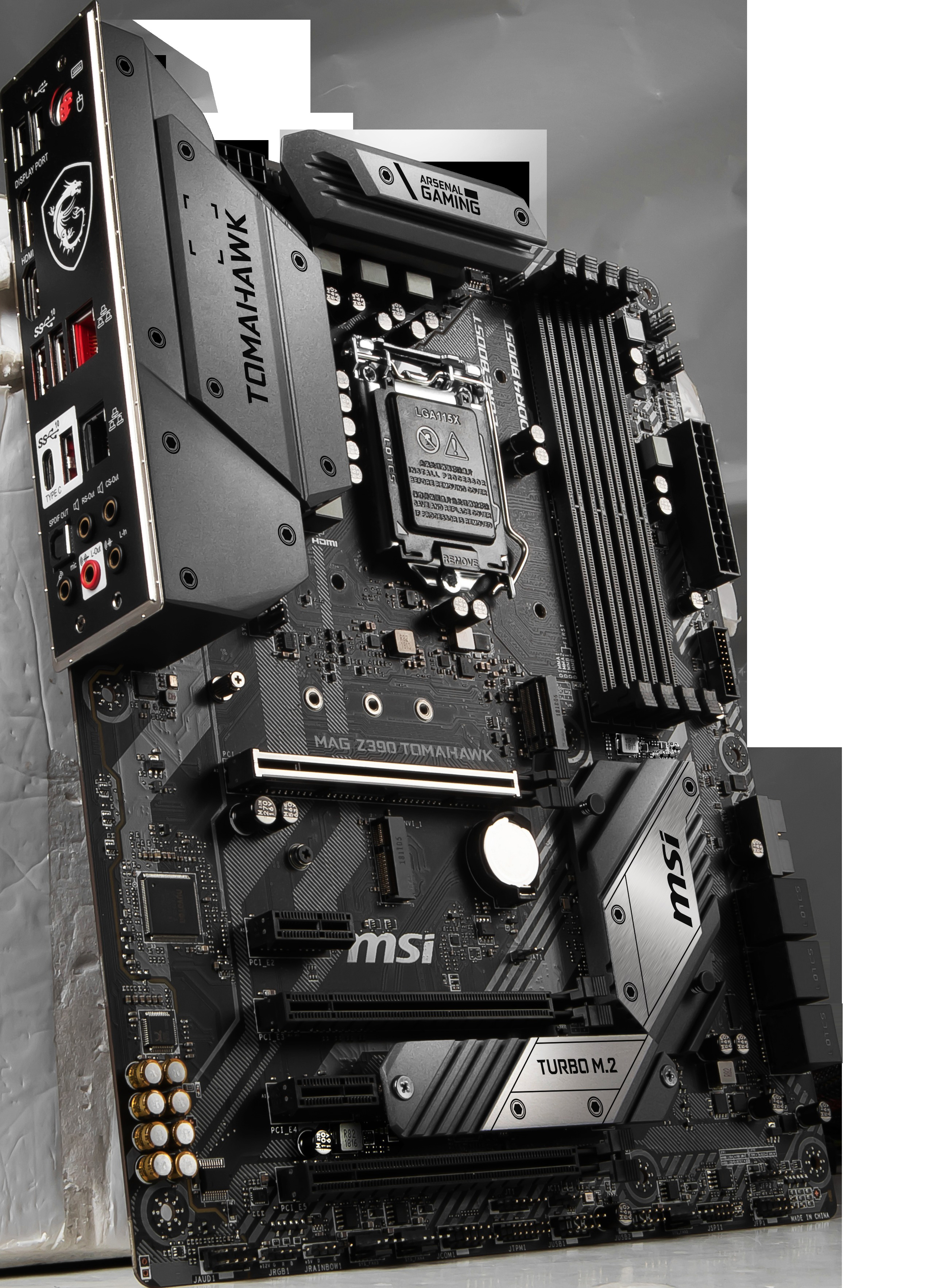 MSI MAG Z390 Tomahawk-Motherboard, schwarz mit silbernen Akzenten und mehreren Anschlüssen.