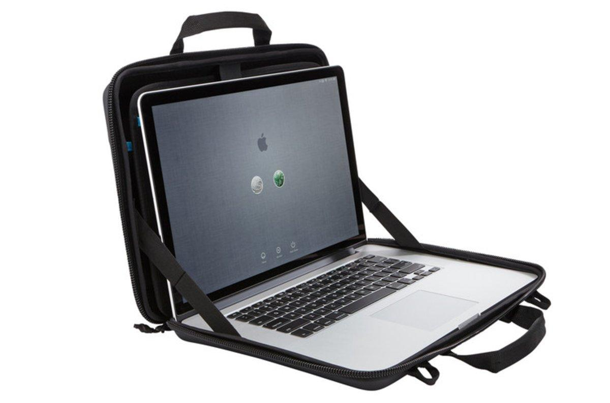 Maletín Thule TGAE2254 - TH GAUNT. 3.0 Negro, Para MacBook Pro 15"