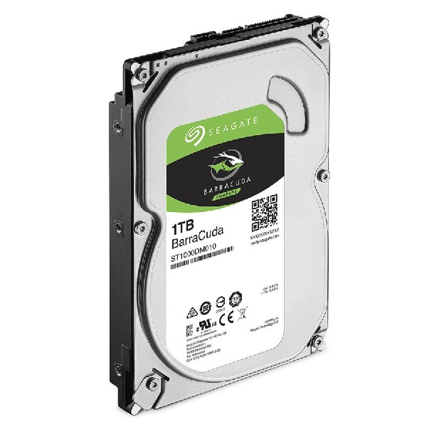 Disco duro Seagate Barracuda de 1TB con etiqueta verde y carcasa negra.