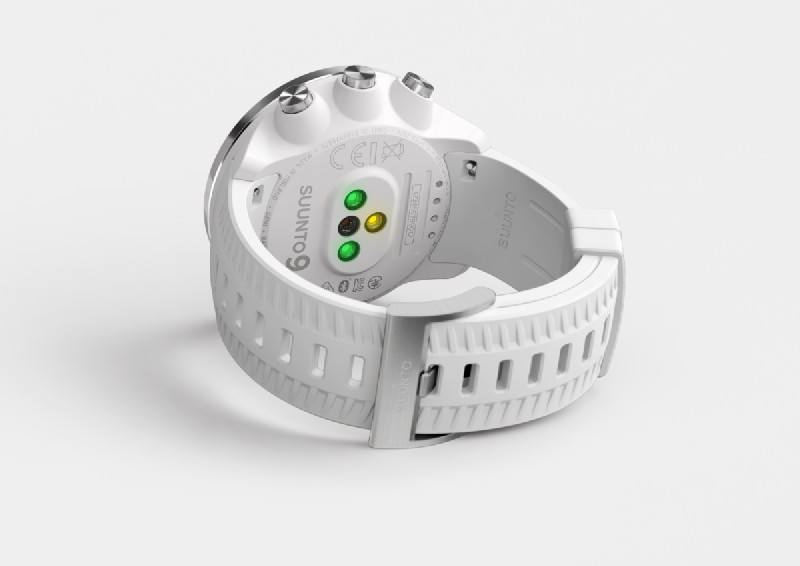 Smartwatch blanca, vista trasera, con correa blanca y cierres metálicos.