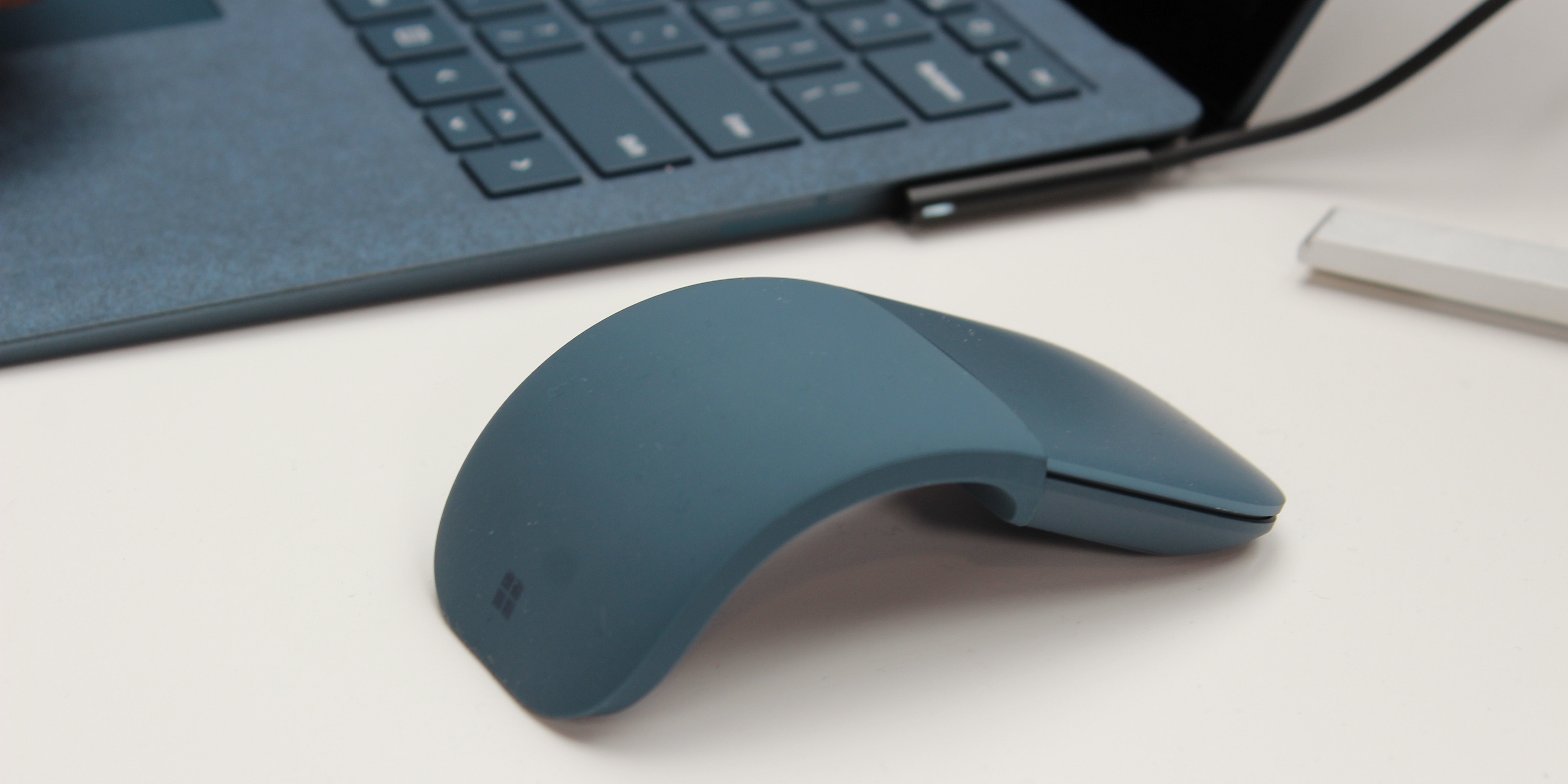 Ratón inalámbrico - Microsoft Surface Arc Bluetooth BlueTrack 1000DPI Ambidextro Azul