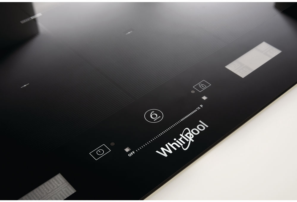 Fekete üveg indukciós főzőlap érintővezérléssel. Whirlpool logó.