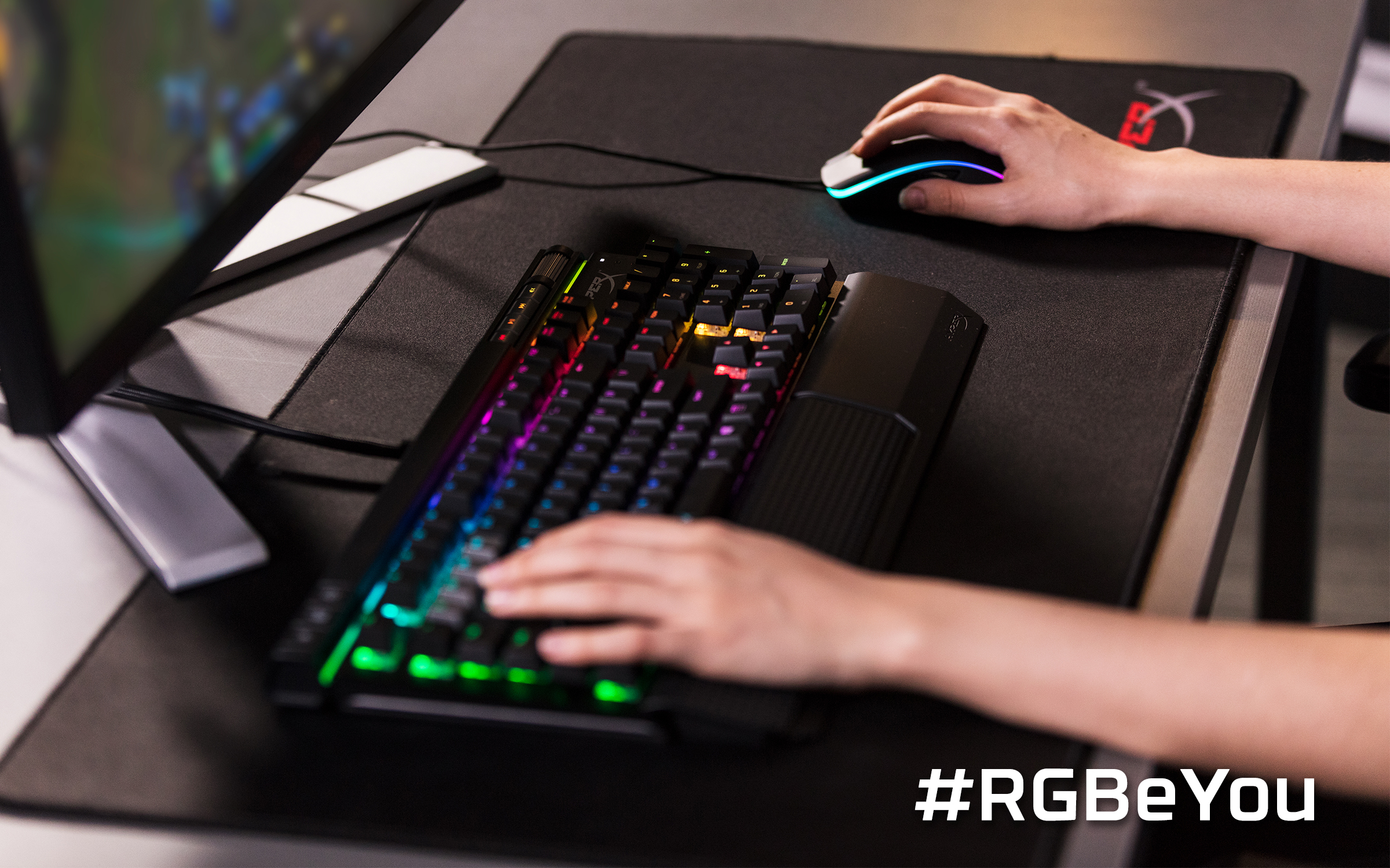 HYPERX Alloy Elite RGB-MX, Gaming Tastatur, Mechanisch, Cherry MX Blue, kabelgebunden, Schwarz