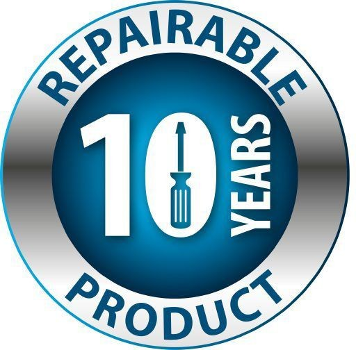 Una insignia circular azul y plateada con el texto 'PRODUCTO REPARABLE 10 AÑOS'.