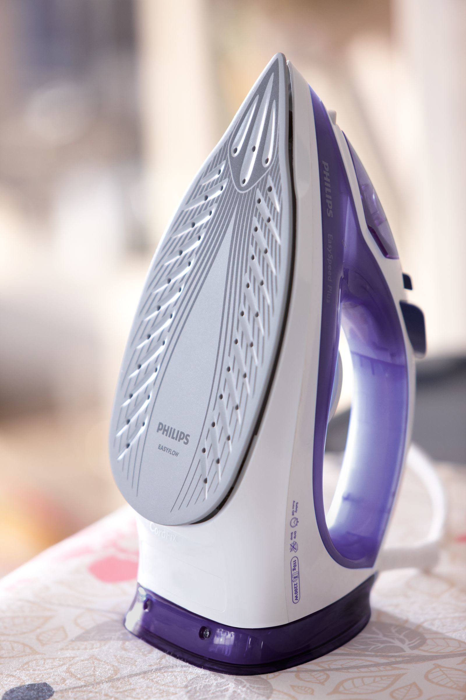 PHILIPS GC2042/40 2100 W Easyspeed Plus Seramik Tabanlı Buharlı Ütü