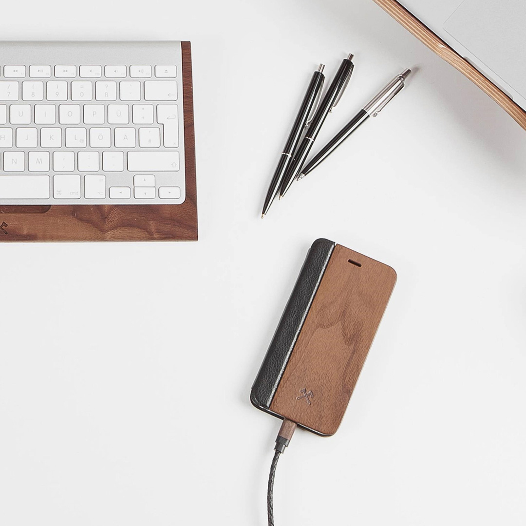 WOODCESSORIES Ecoflip, Bookcover, Apple, iPhone XR, Braun/Schwarz