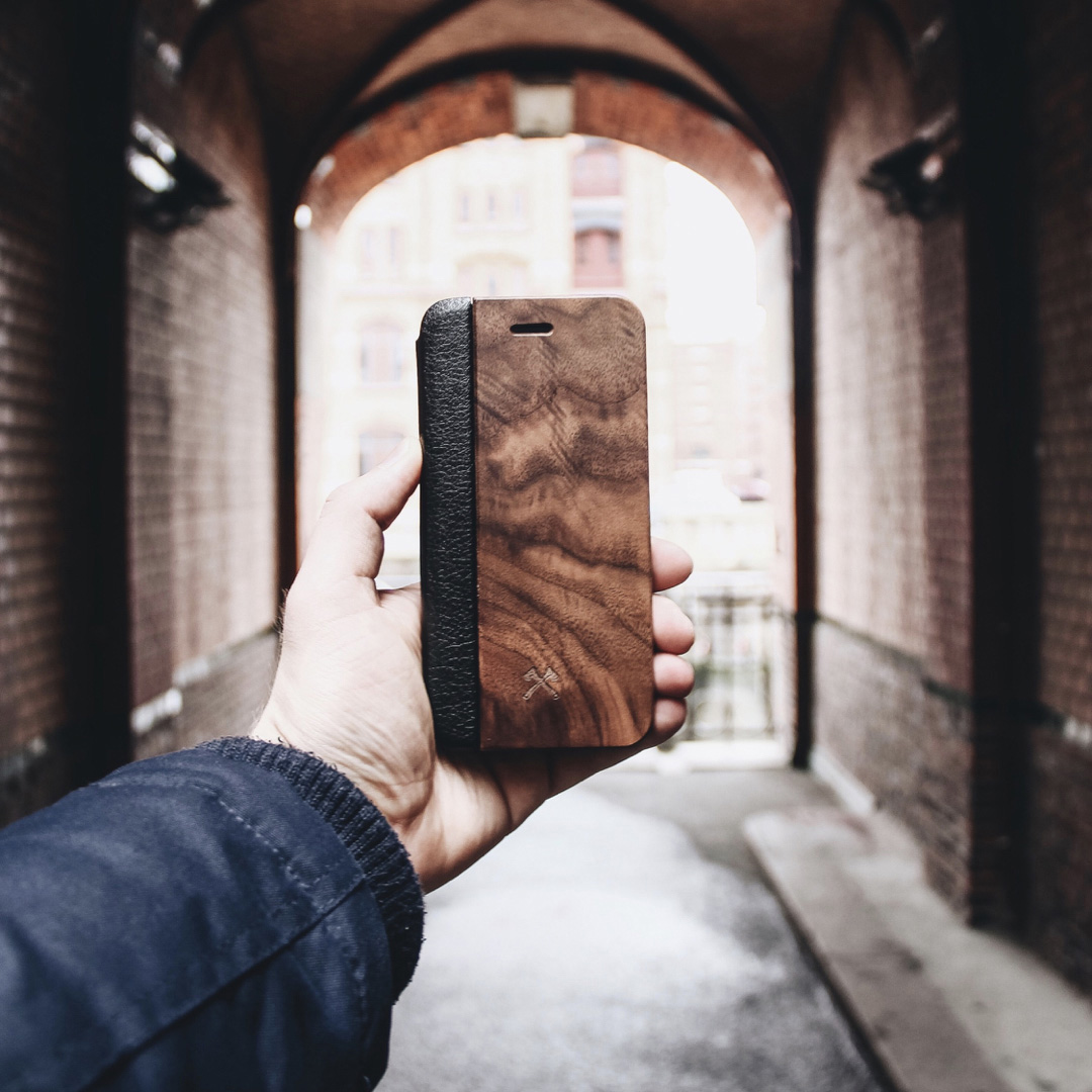 WOODCESSORIES Ecoflip, Bookcover, Apple, iPhone XR, Braun/Schwarz