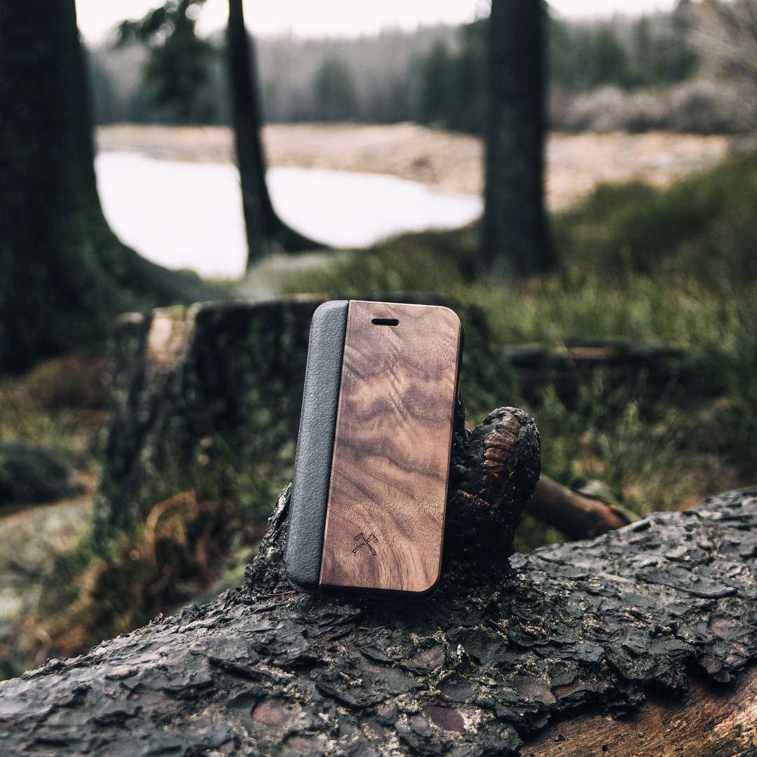WOODCESSORIES Ecoflip, Bookcover, Apple, iPhone XR, Braun/Schwarz