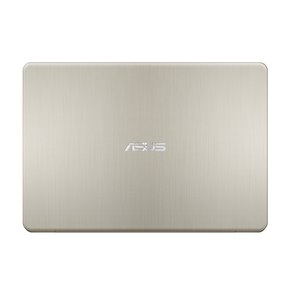 Geschlossener Laptop in Gold mit gebürsteter Metalloberfläche und silbernem ASUS-Logo in der Mitte vor weißem Hintergrund.