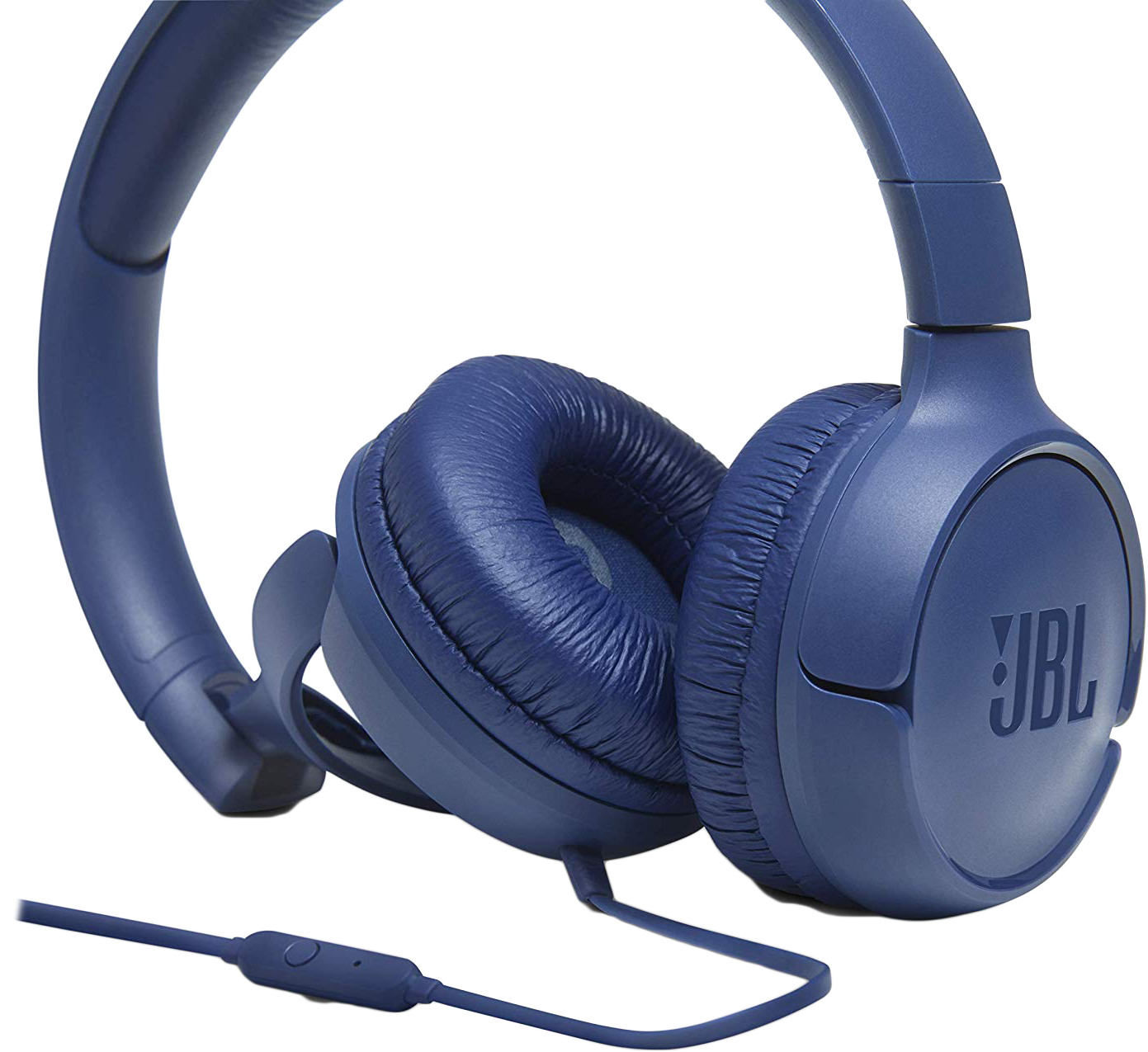 Kék JBL fejhallgató fekete háttér előtt.