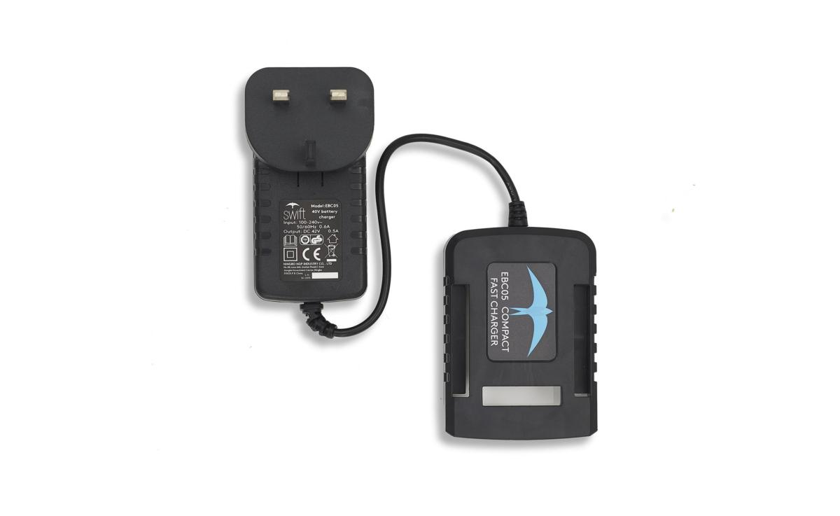 Cargador compacto - Swift EBC05, 40V, Carga rápida, Protección baja tensión, Diseño compacto