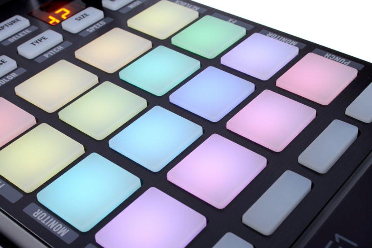 Controladora DJ - Native Instruments Traktor Kontrol F1