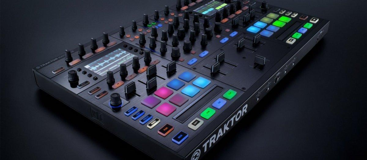 Controladora DJ - Native Instruments Traktor Kontrol S8, Mezclador independiente, 4 canales