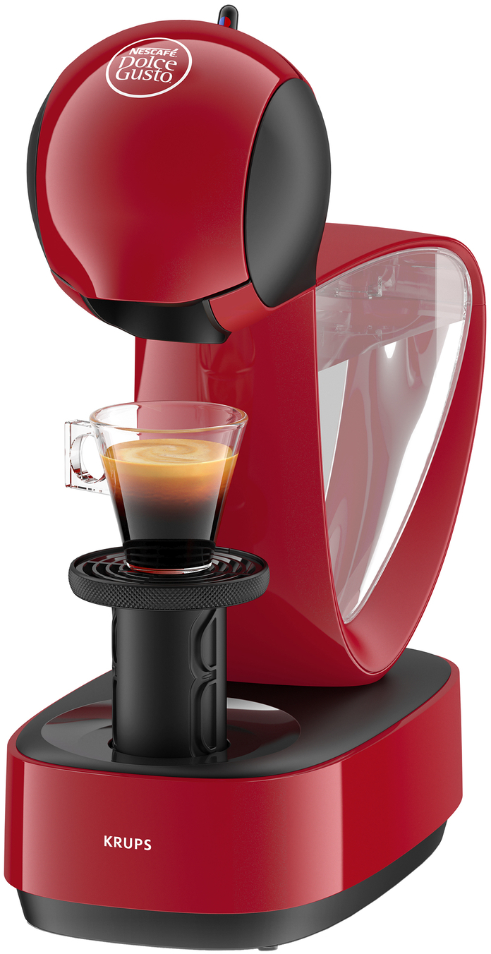Een rode Dolce Gusto koffiemachine met een glazen kopje koffie. De machine heeft zwarte en rode componenten. Het merk is zichtbaar.