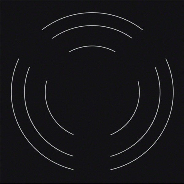Fondo negro con líneas curvas blancas que forman una forma circular.