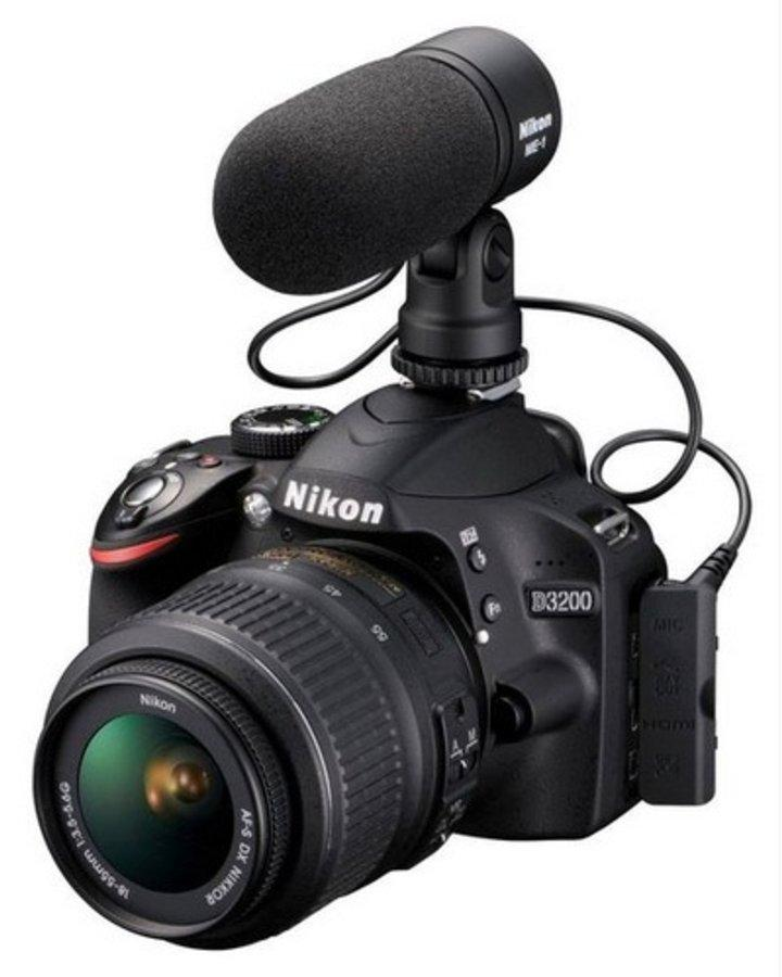Cámara Réflex - Nikon D3200 + objetivo 18-55 mm y accesorios