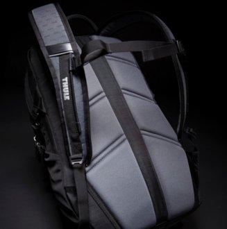 Mochila de 17" - Thule EnRouter Blur, negra