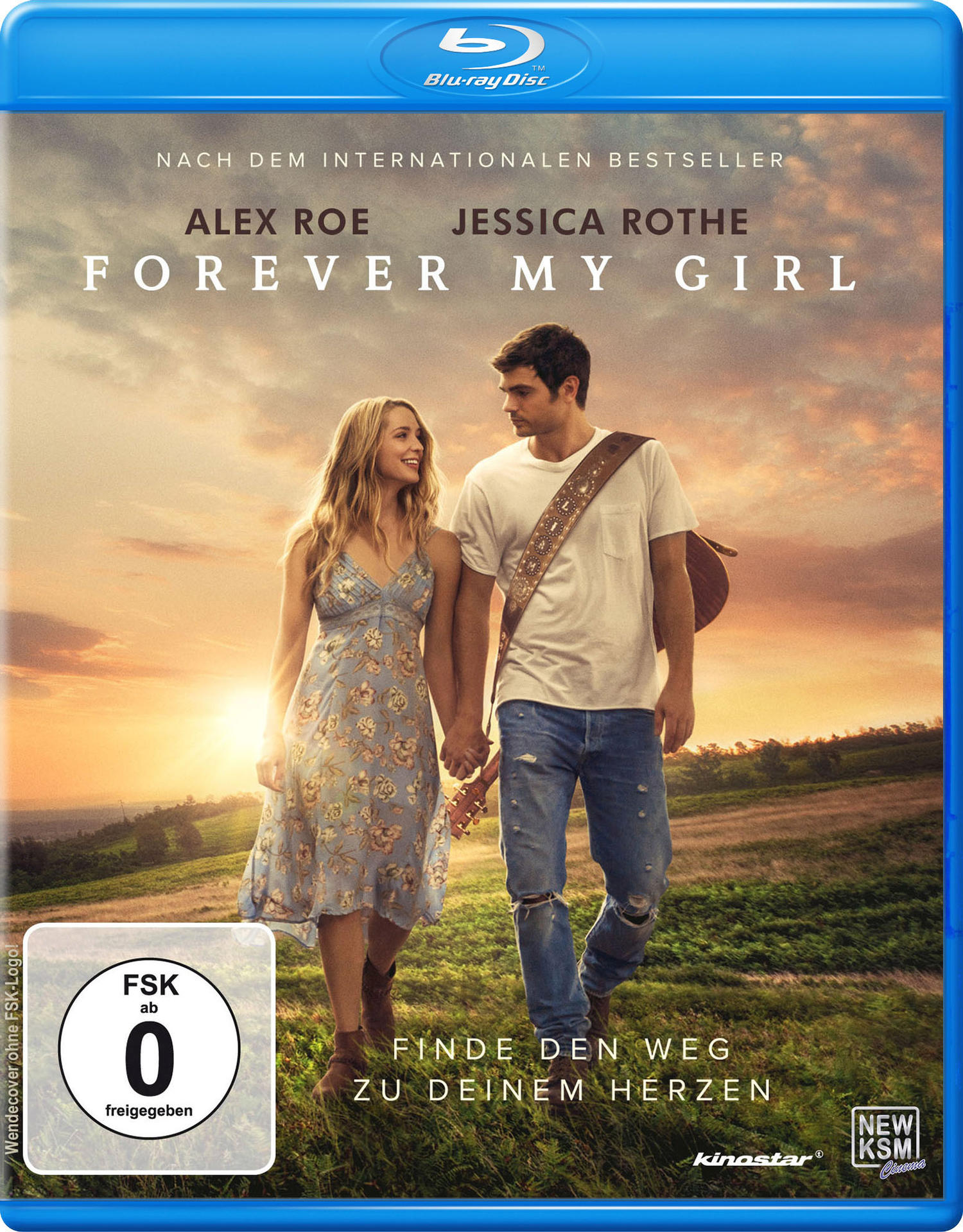 Filmcover: Ein Paar hält Händchen und geht über ein Feld. Filmtitel: Forever My Girl.