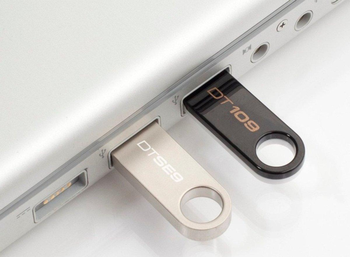 Pendrive de 8Gb - Kingston DTSE9, USB 2.0, color plateado