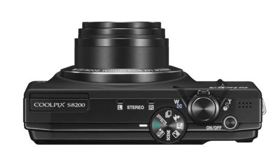 Cámara | Nikon Coolpix S8200 Negra, 16.1 Megapíxeles, Zoom 14x