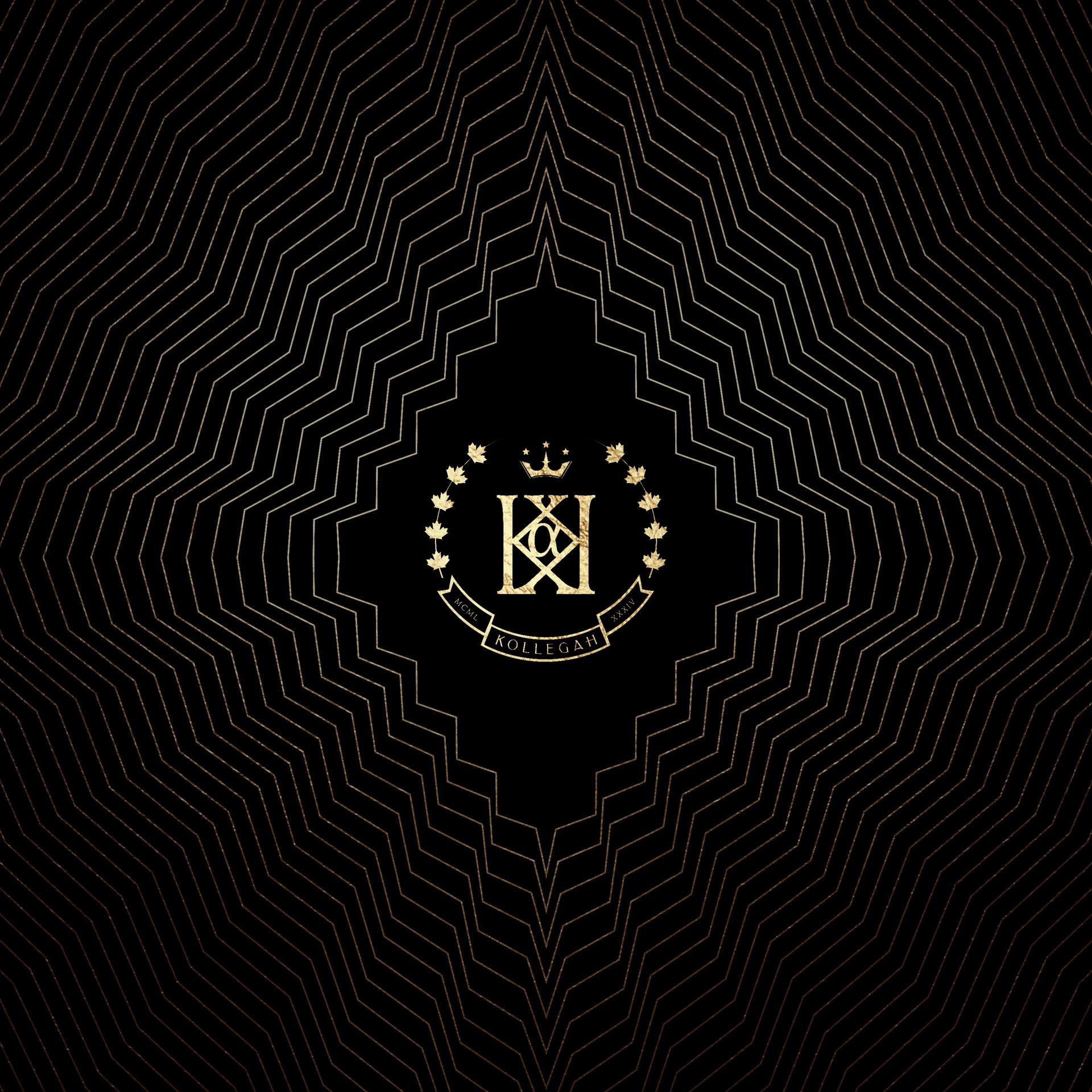 Ein gold-schwarzes Logo auf schwarzem Hintergrund. Das Logo hat eine Krone und Blätter.