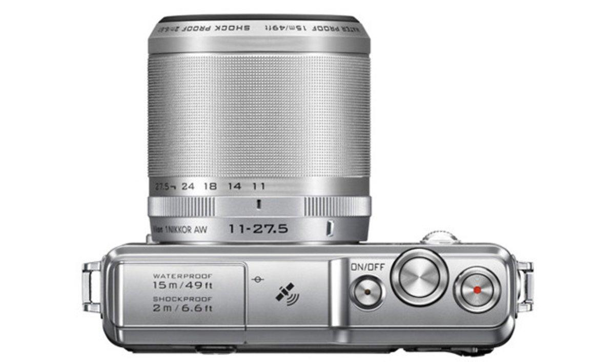 Cámara Evil Acuática - Nikon AW1, 14.2 Mp, Full HD, sumergible 15 metros