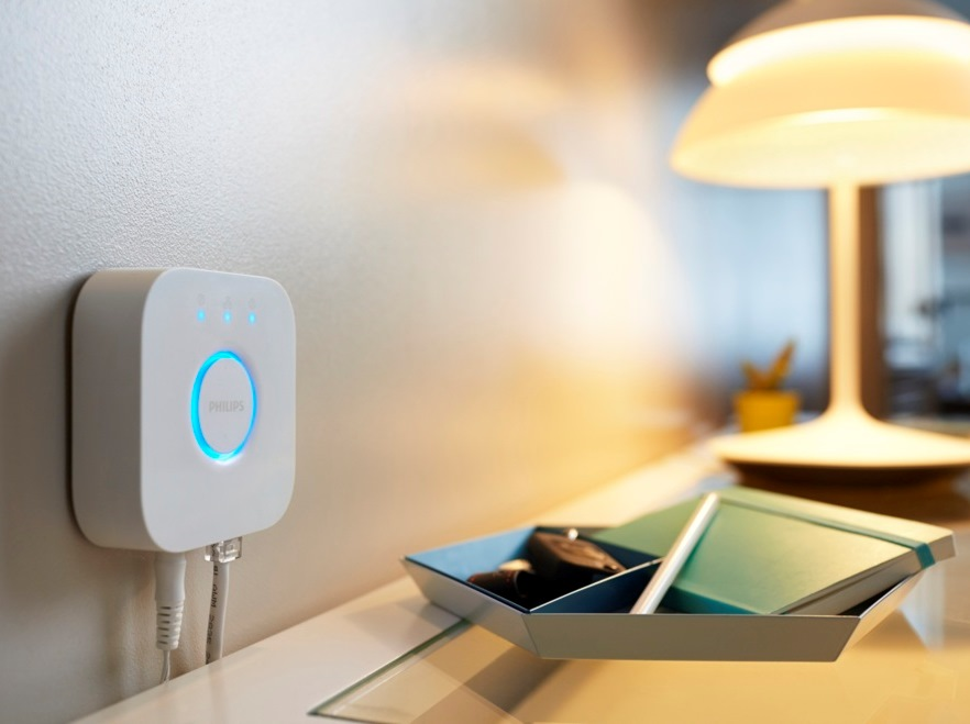 Pack bombillas + puente - Philips Hue White Color, 3 bombillas, Puente para sistema luz inteligente