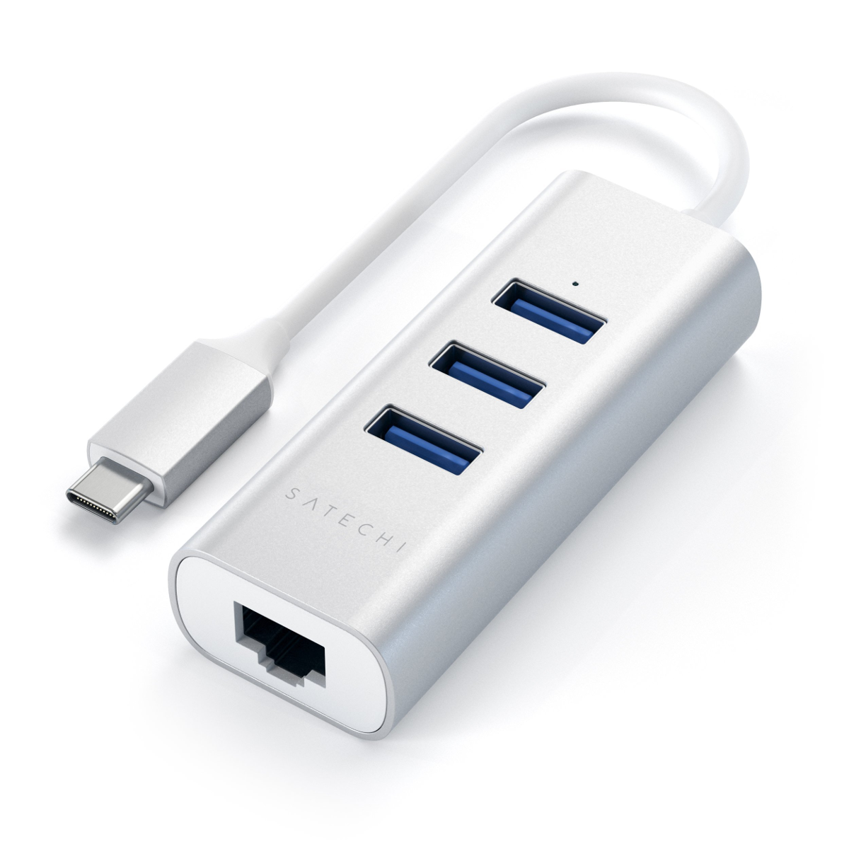 Hub USB-C argenté avec trois ports USB et un port Ethernet. Sur fond blanc.