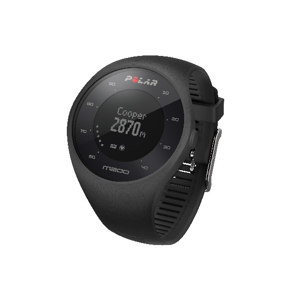 Reloj Polar M200 negro muestra la hora y la distancia en la pantalla.