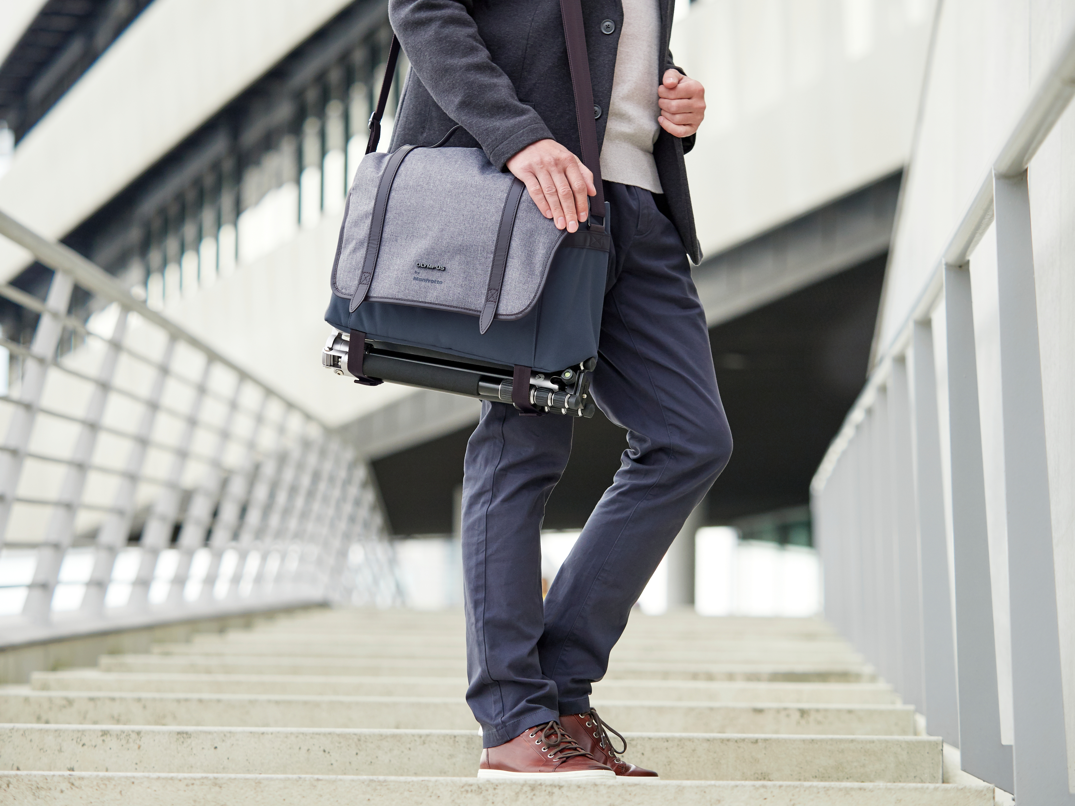 OLYMPUS Tasche Design by Manfrotto Kameratasche, Graublau