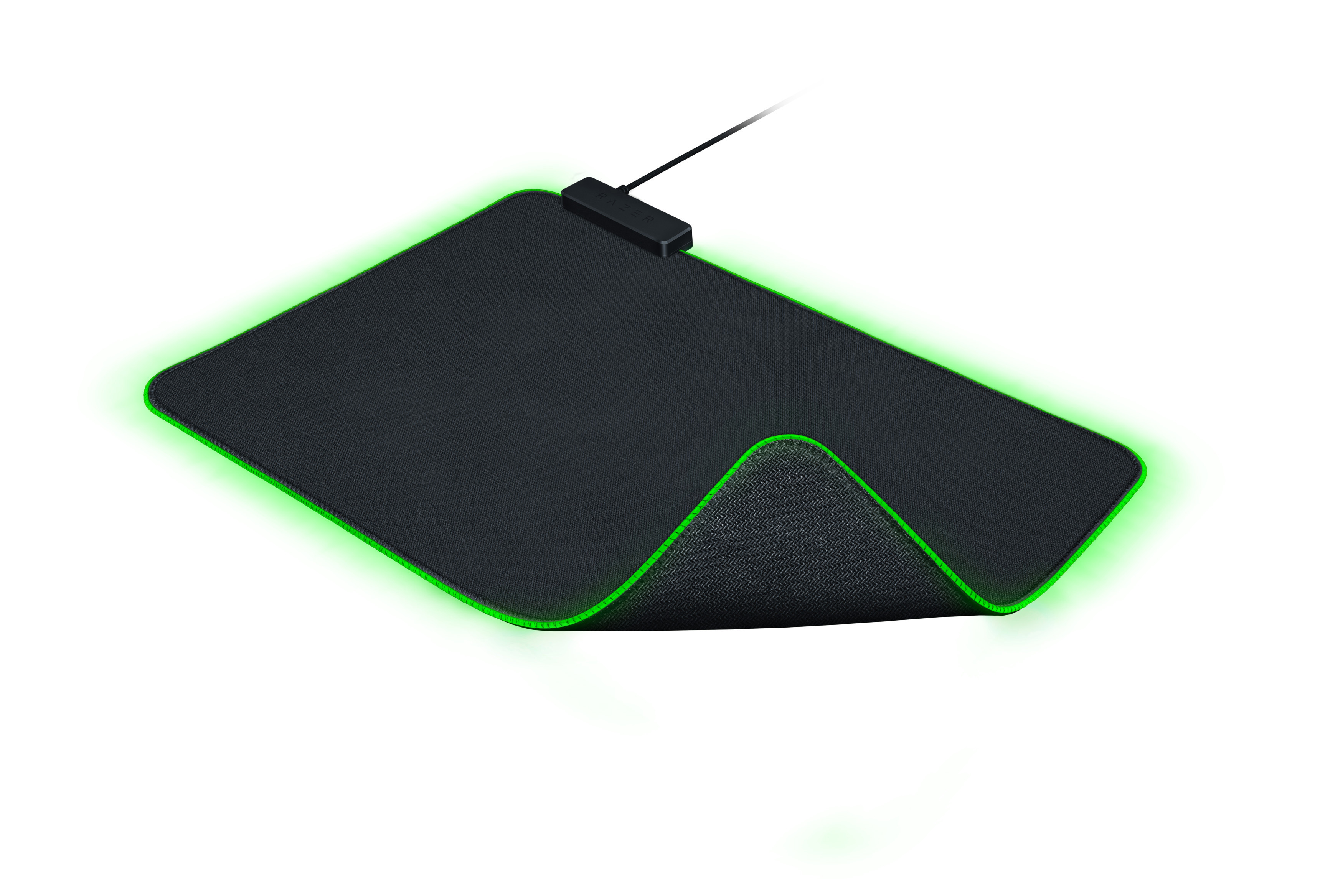 Schwarzes Gaming-Mauspad mit grünem LED-Rand, auf weißer Oberfläche, Unterseite sichtbar.