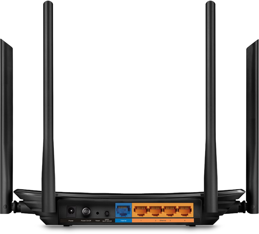 Egy fekete router négy antennával és több porttal a hátulján.