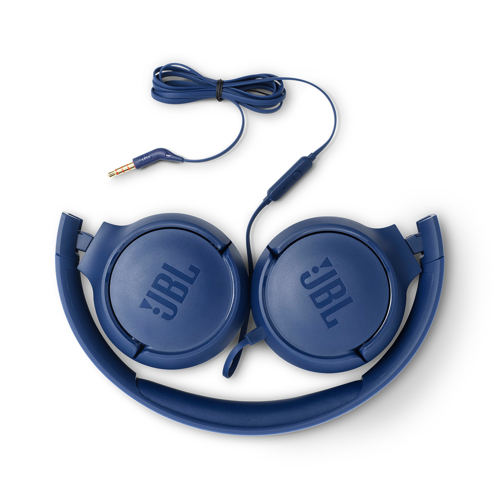 Gefaltete, blaue JBL-Kopfhörer mit Kabel und 3,5-mm-Klinke auf weißer Oberfläche.