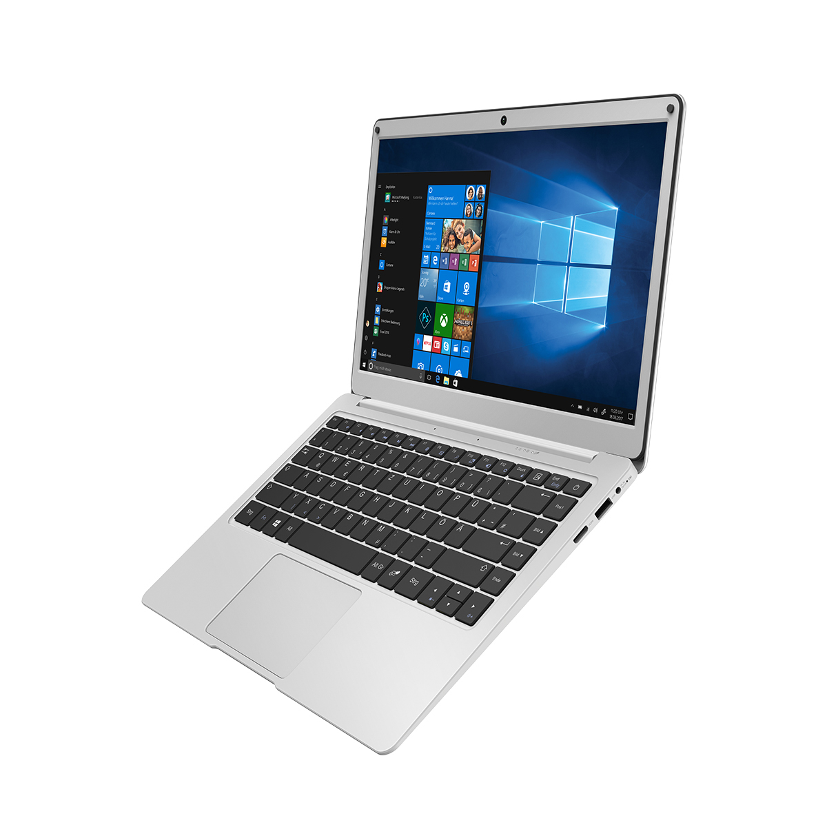 Silberner Laptop auf weißer Oberfläche. Bildschirm zeigt Windows-Oberfläche mit App-Symbolen.