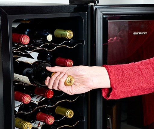 Vinoteca - Taurus 963.006 PTWC-18, 65W, 18 botellas, Panel táctil, Temperatura regulable entre 12