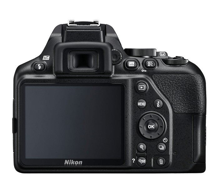 Una parte trasera de cámara Nikon negra con botones, una pantalla y un visor, sobre un fondo blanco.