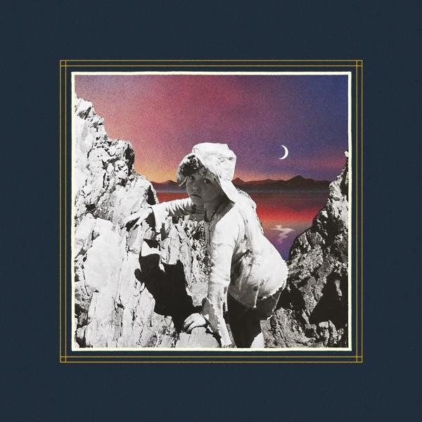 Ein Albumcover mit einem Kind, das Felsen erklimmt. Der Hintergrund zeigt einen Sonnenuntergang und einen Halbmond.