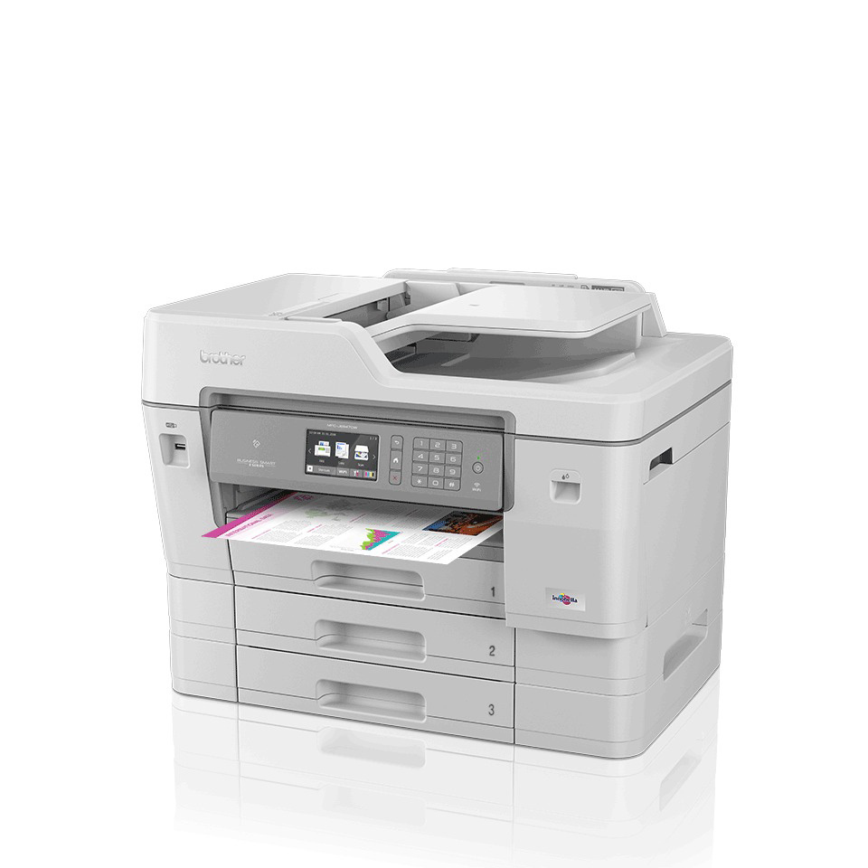 Ein weißer Brother-All-in-One-Drucker mit einem Dokumenteneinzug. Der Drucker hat einen Bildschirm und Knöpfe.