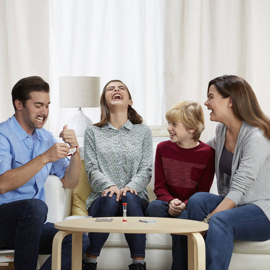 HASBRO GAMING Klartext Familien-Edition Gesellschaftsspiel Mehrfarbig