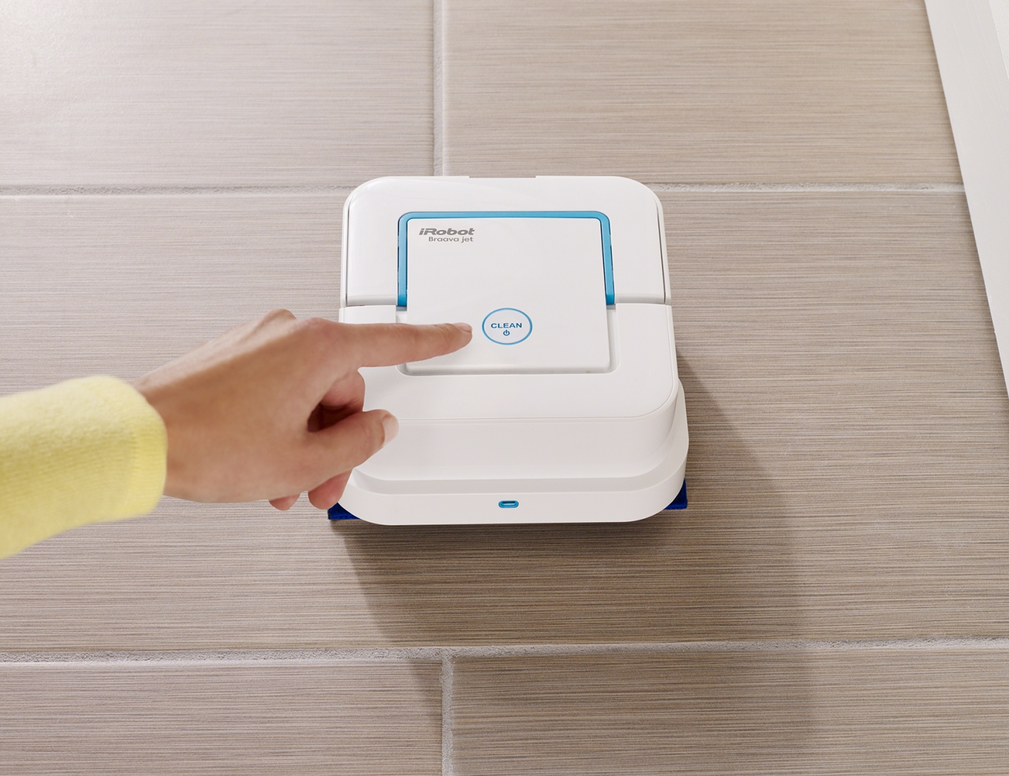 Robot friegasuelos - iRobot Braava jet 240, pulverizador de chorro a presión, friega y pasa la mopa