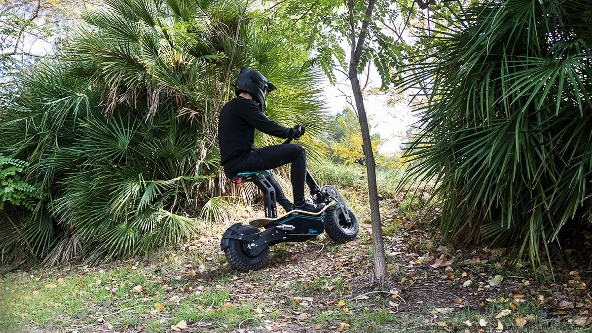 Patinete eléctrico - Cecotec Outsider DemiGod Makalu, 1600W, 45km/h, Autonomía 30km, Negro