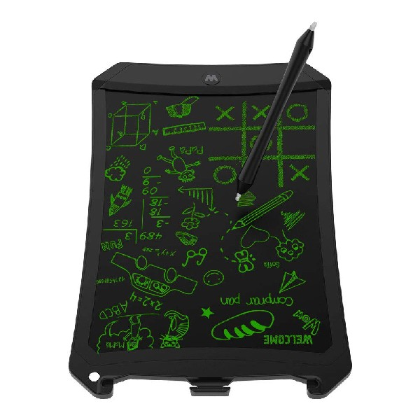 Tableta de dibujo negra con dibujos verdes y un lápiz óptico. La tableta es negra.