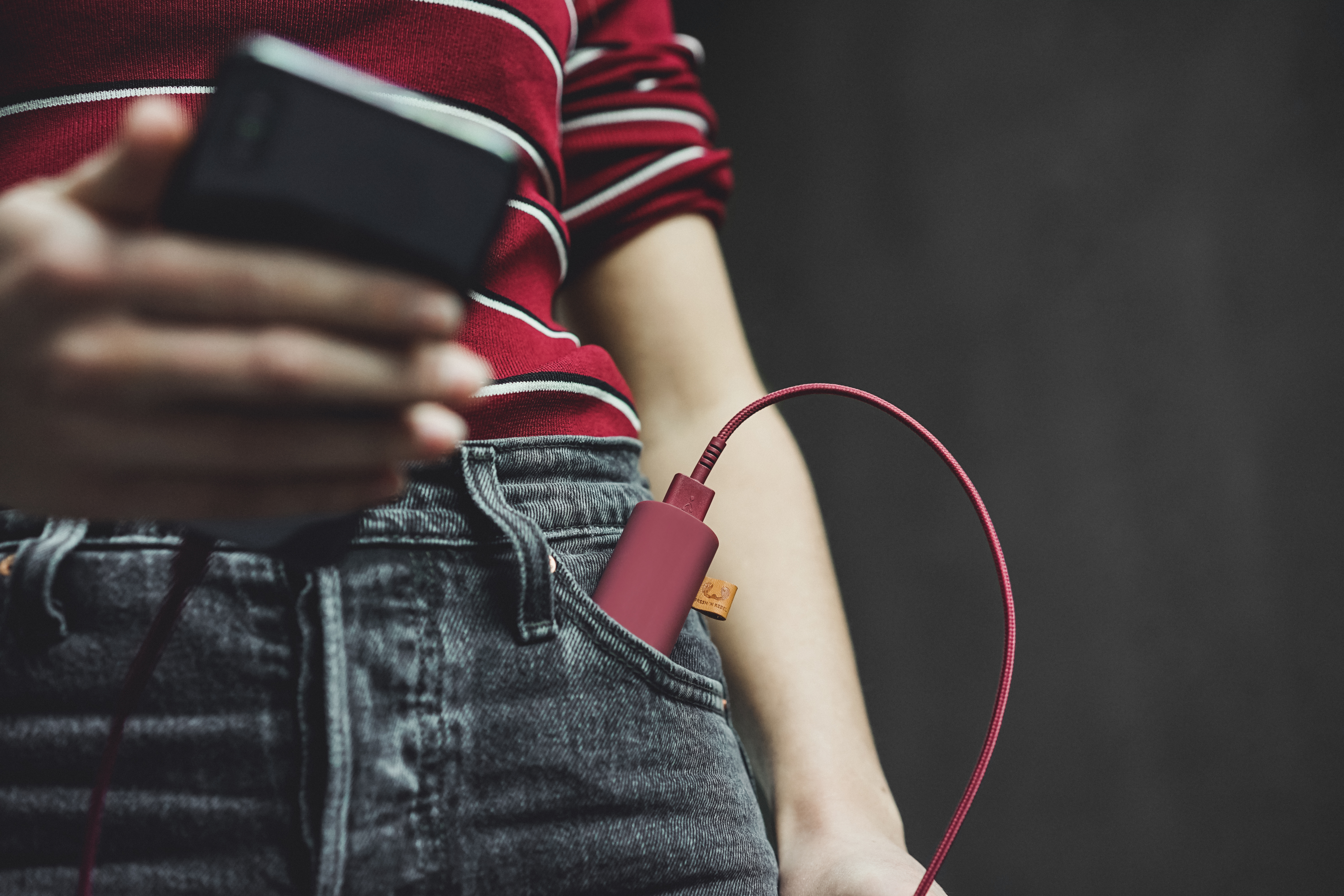 FRESH ‘N REBEL Ruby Powerbank 3000 mAh Rot