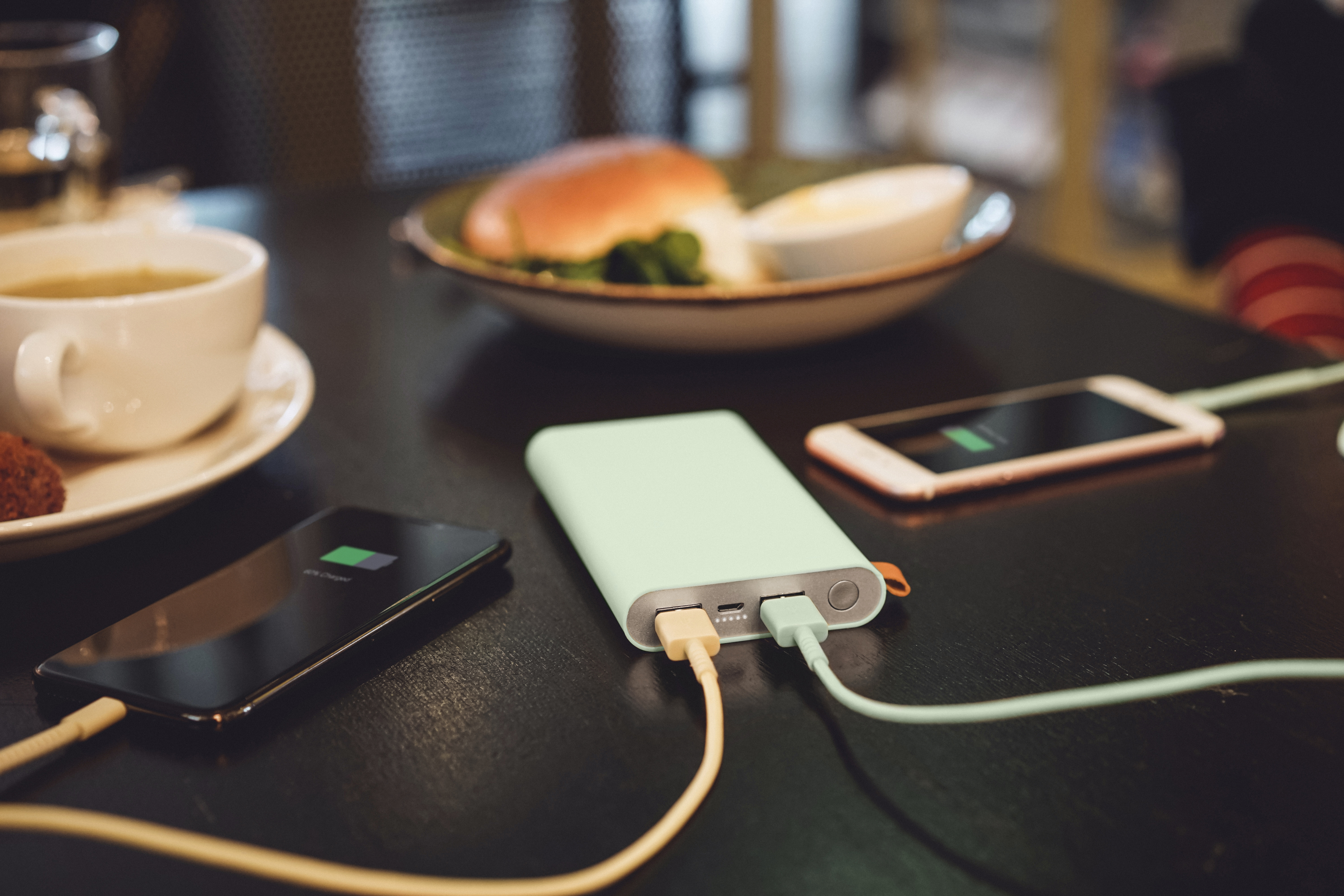 FRESH N REBEL Peppermint Powerbank 12000 mAh Türkis