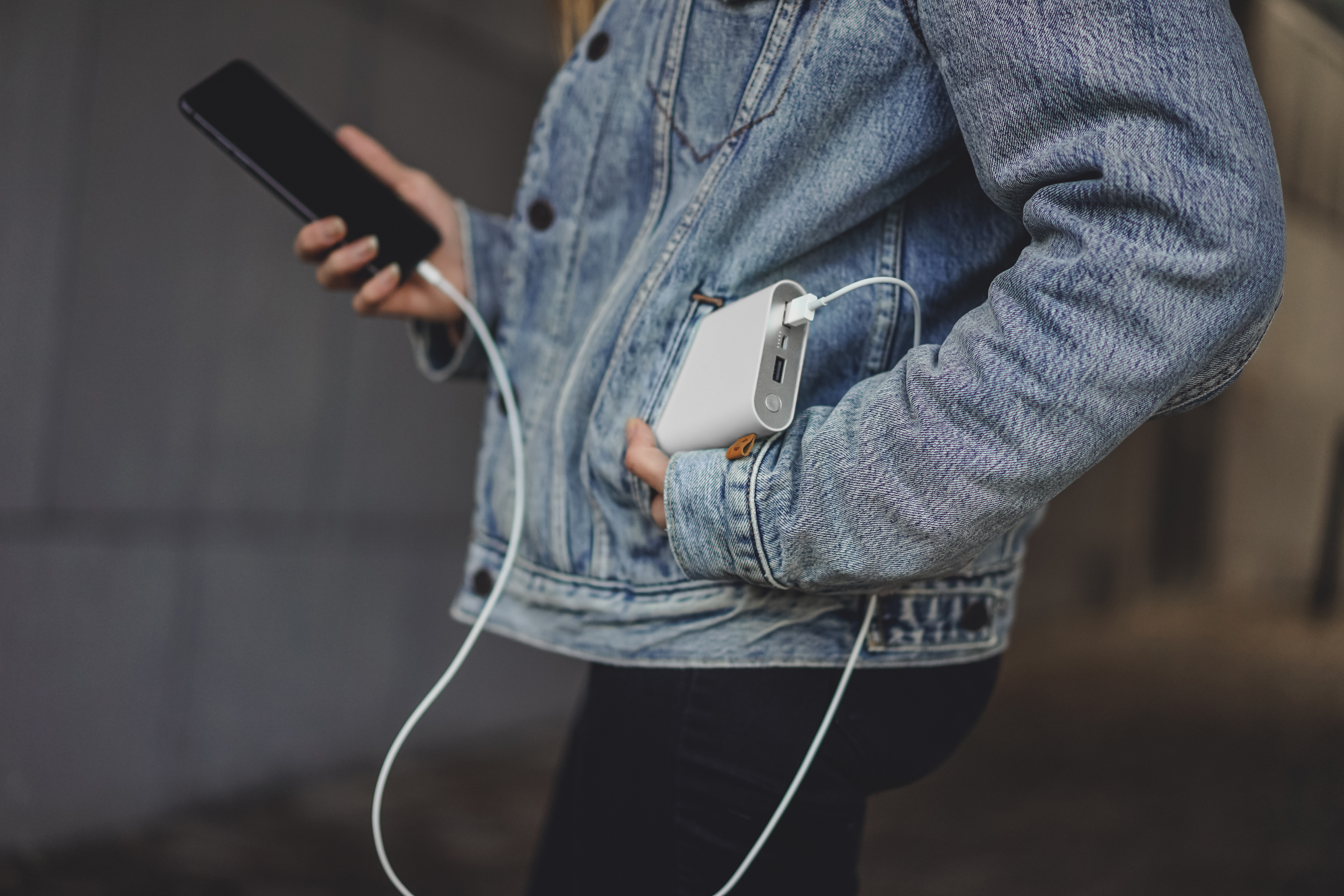 FRESH ‘N REBEL Cloud Powerbank 18000 mAh Grau