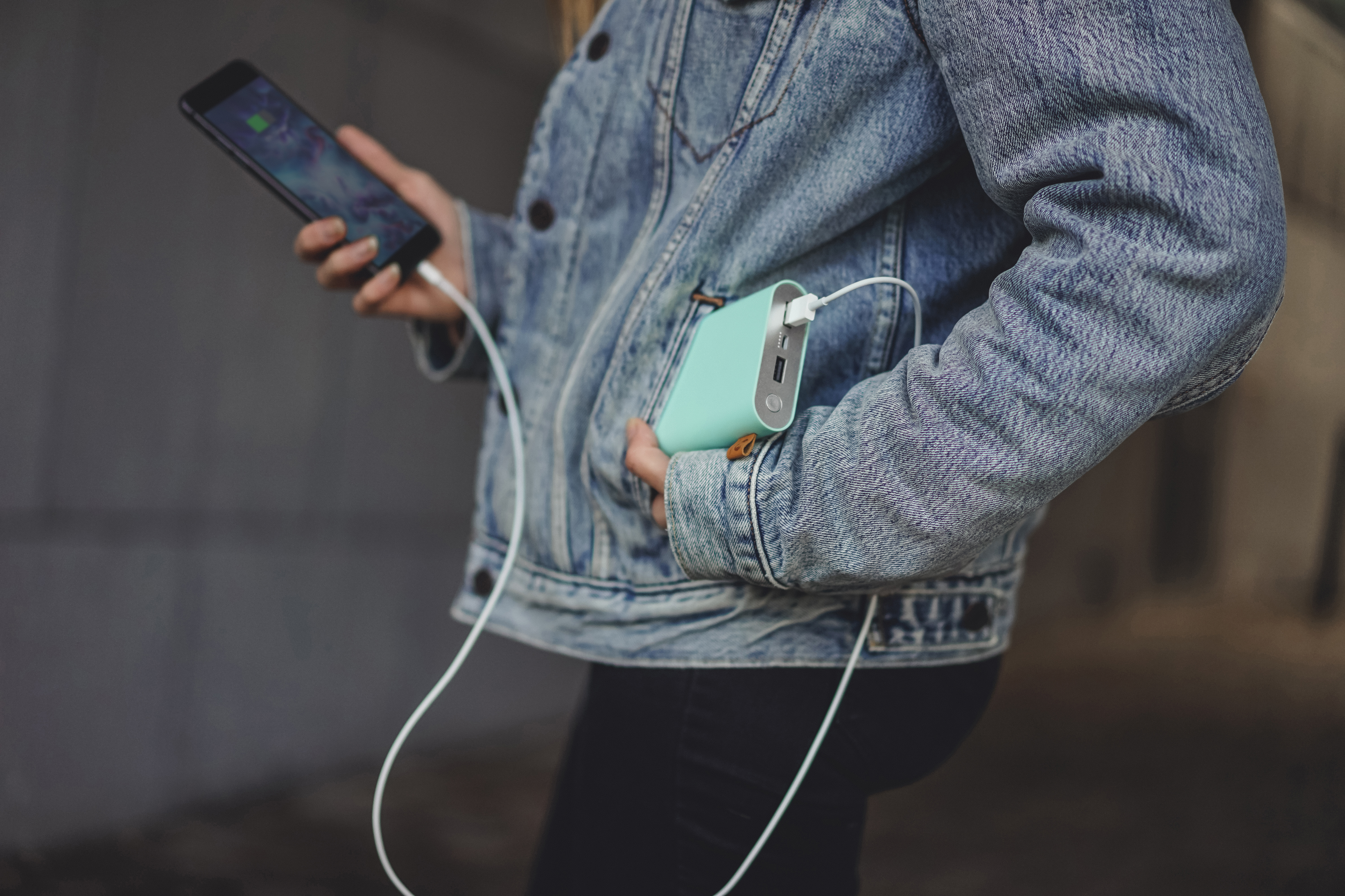 FRESH ‘N REBEL Peppermint Powerbank 18000 mAh Türkis