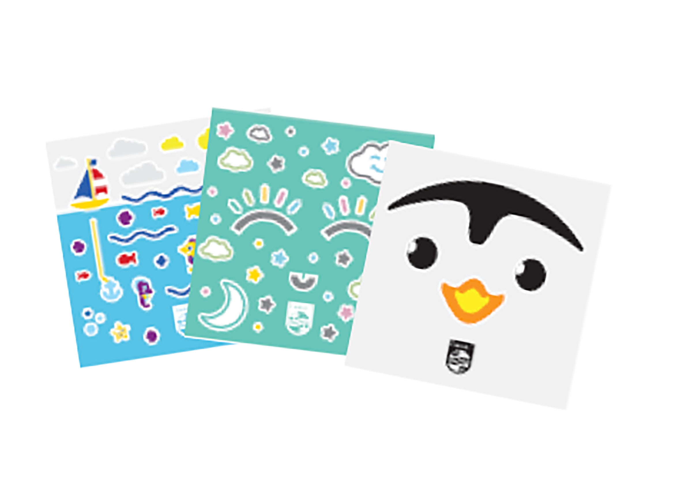 Drei Aufkleberbögen mit verschiedenen Designs: Boot, Sterne und Pinguingesicht. Weißer Hintergrund.